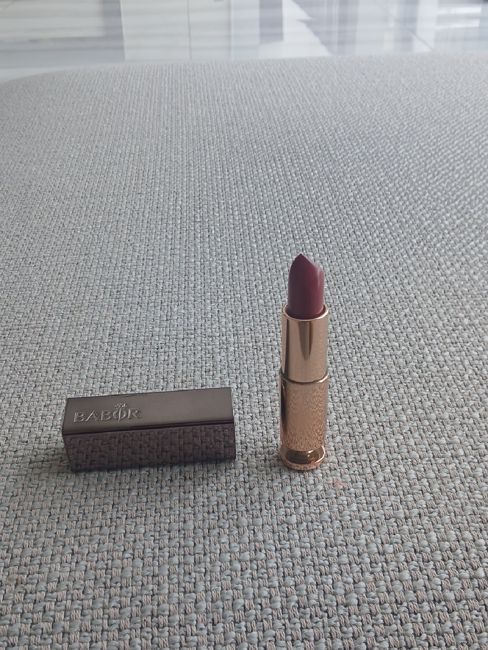 Creamy Mauve Lipstick - Elegant Moisturizing Color